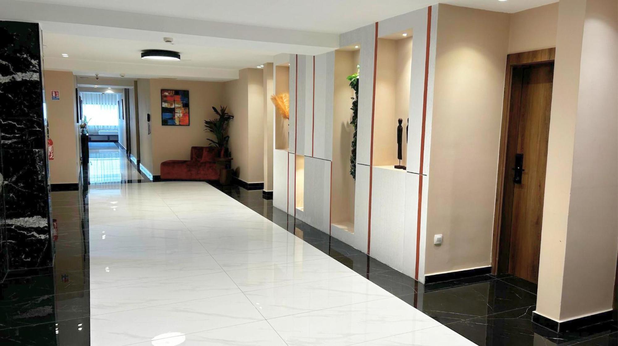 Hôtel Ivotel Abidjan Exterior foto